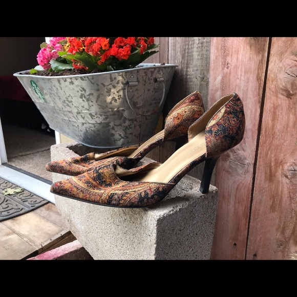 Heels - Picture 2 of 3